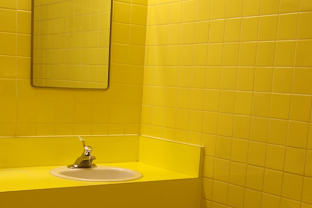Colore giallo - bagno