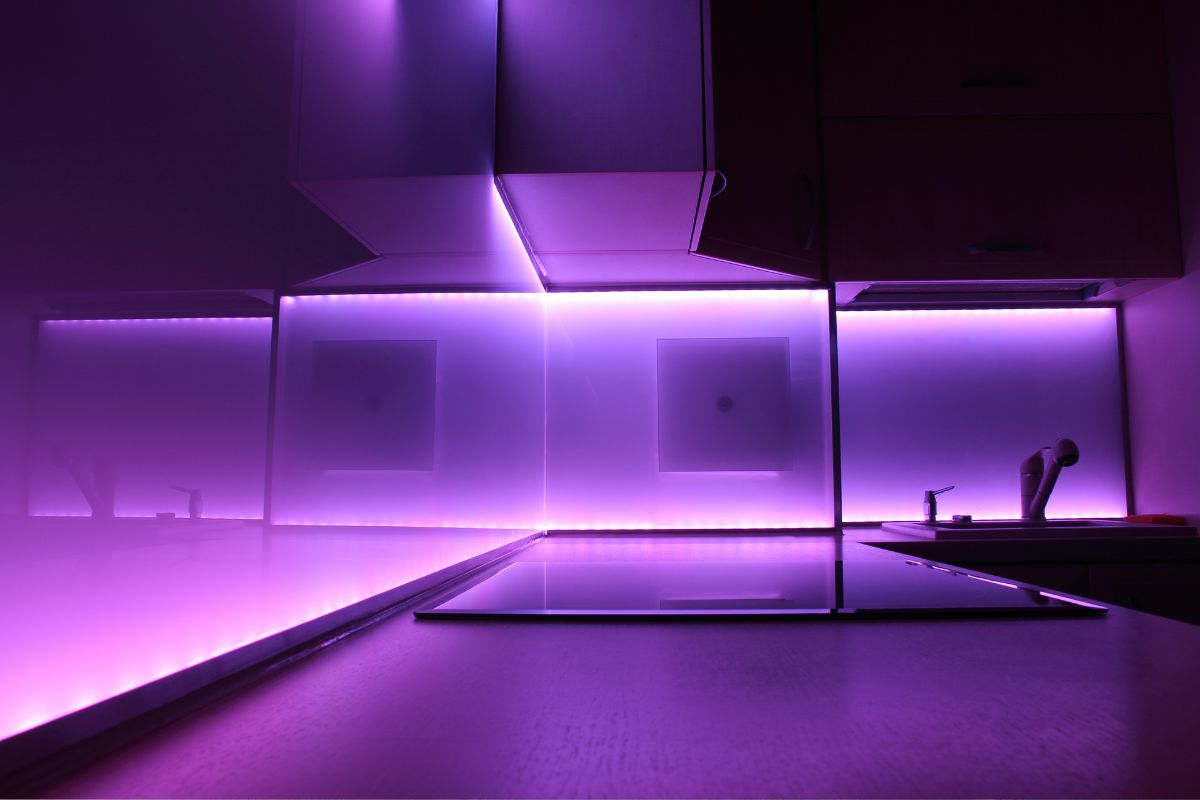 Illuminazione viola
